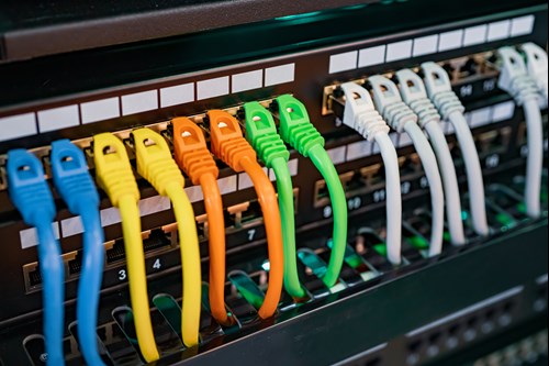 Network Switch in einem Netzwerkschrank
